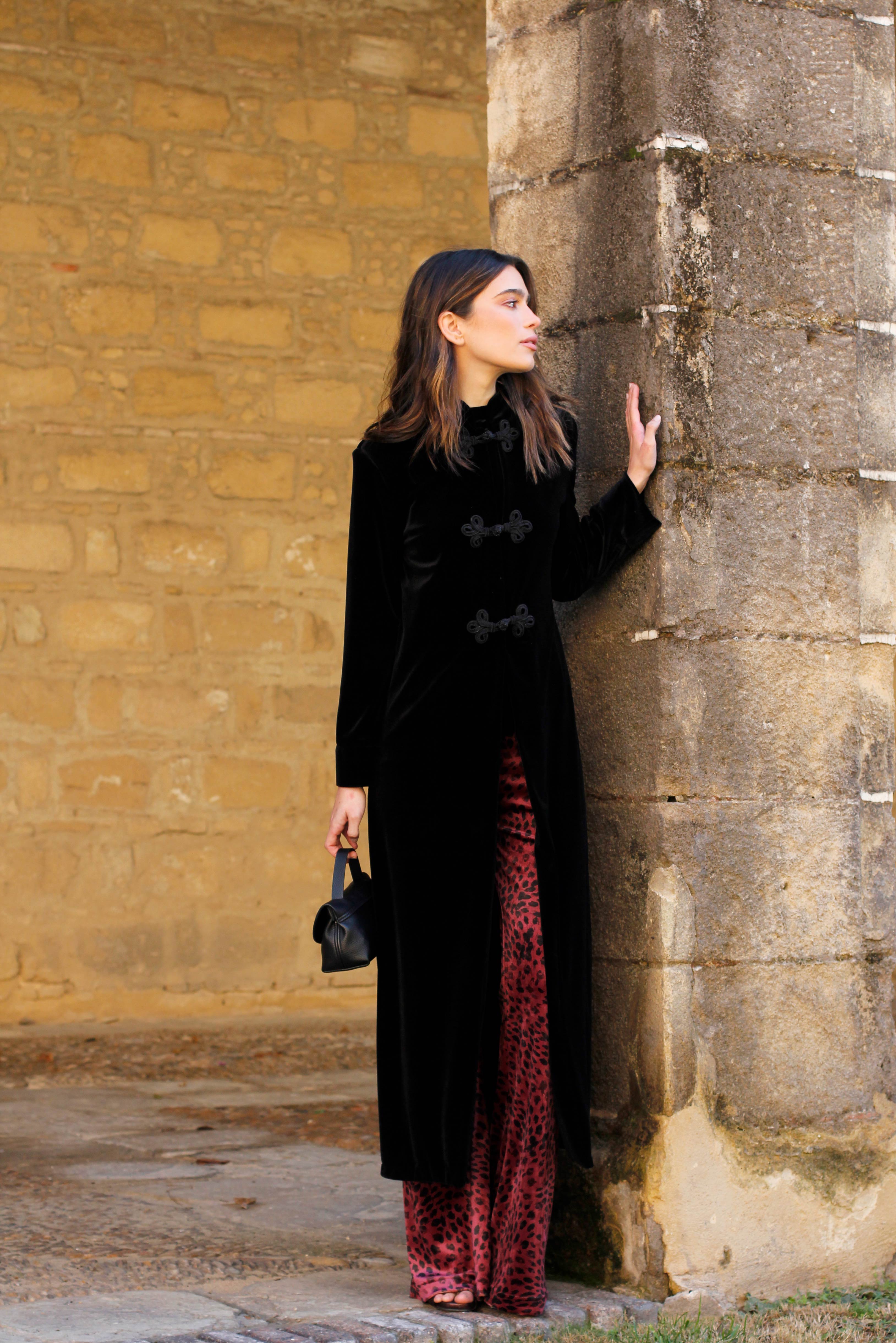 LEVITA TERCIOPELO NEGRA