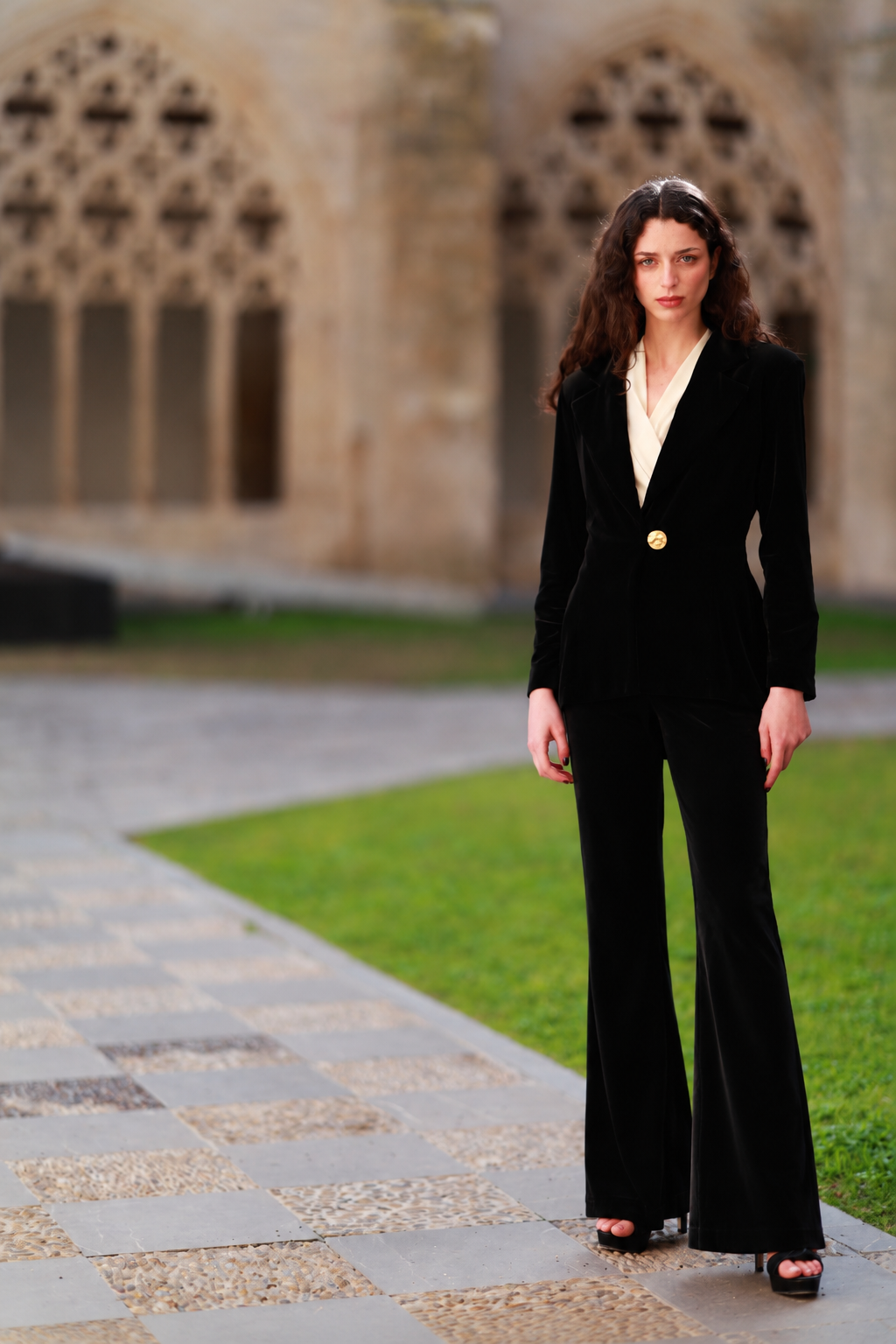 PANTALÓN CAMPANA TERCIOPELO